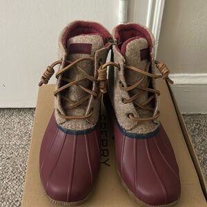Sperry saltwater tan wool boot size 5 BNWOT